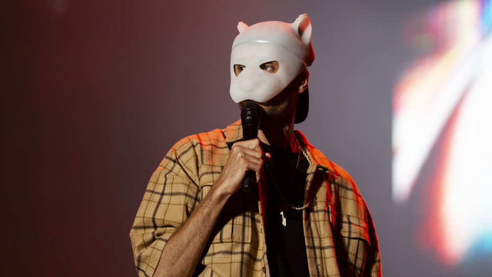 cro bald ohne maske ?