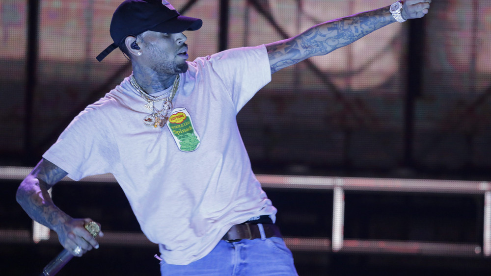 chris brown: urlaub mit ex-freundin in london - planetradio.de